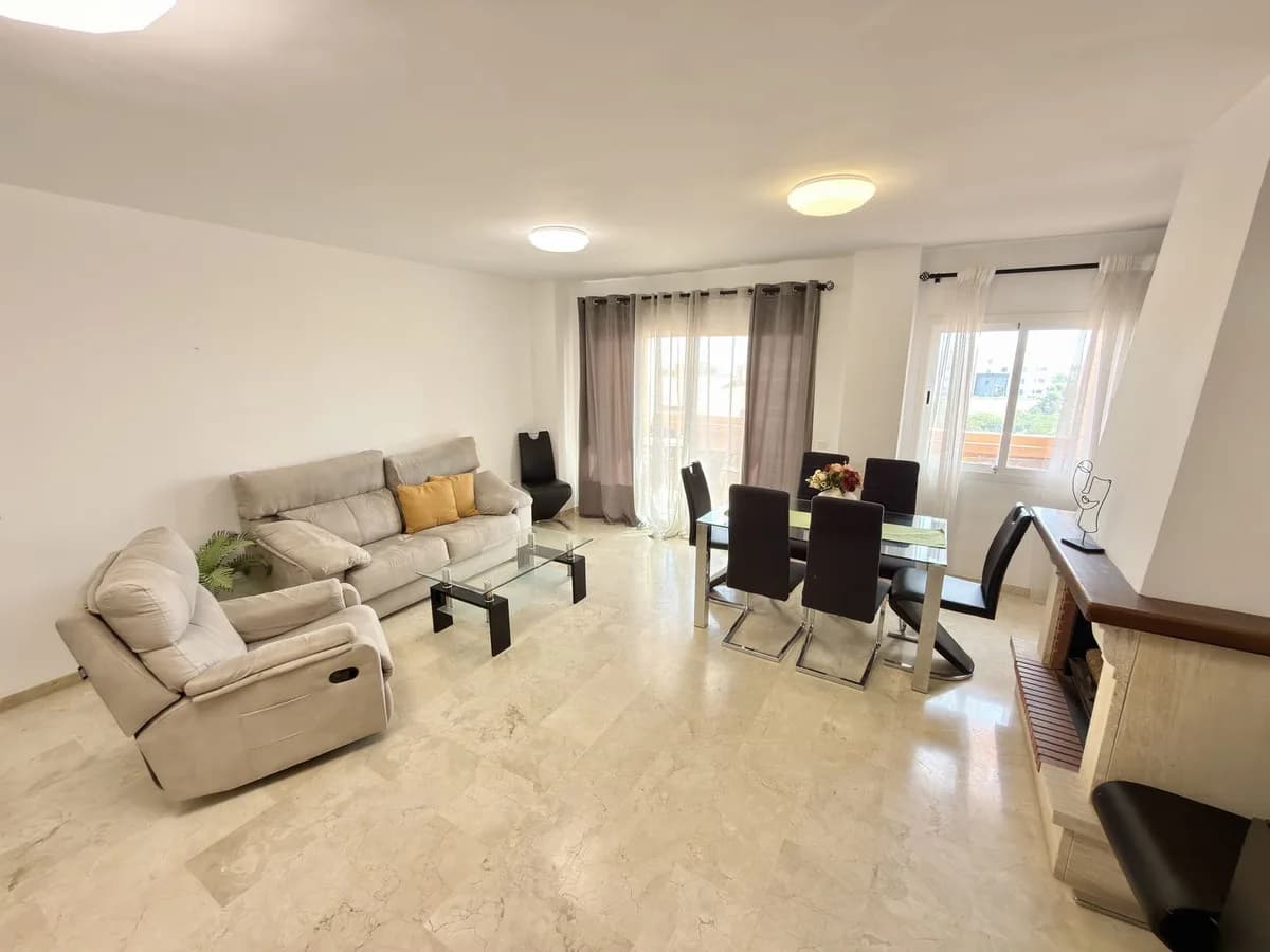 3 Bedroom Penthouse Duplex for Sale in El Faro, Málaga - Image 4