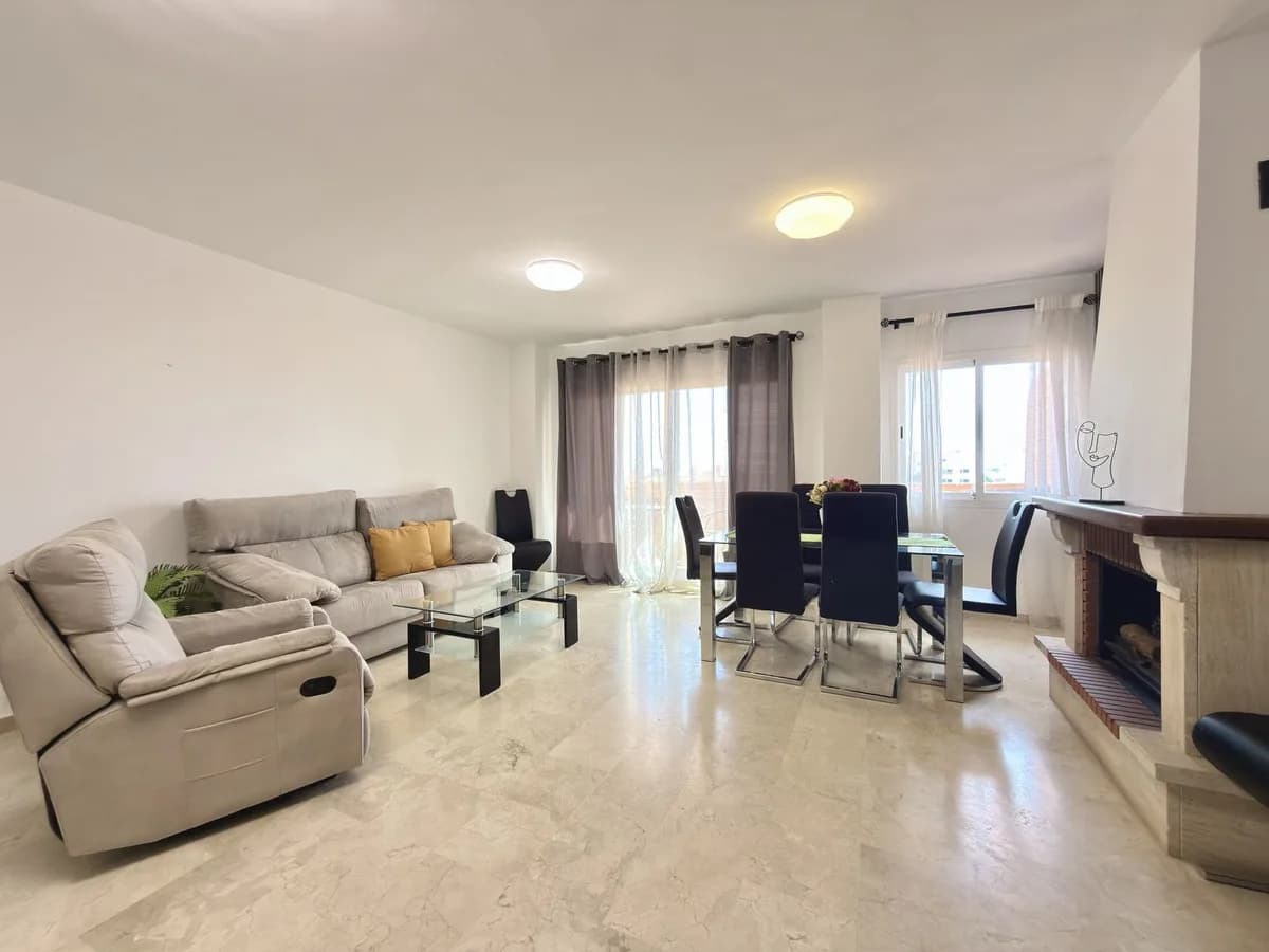 3 Bedroom Penthouse Duplex for Sale in El Faro, Málaga - Image 5