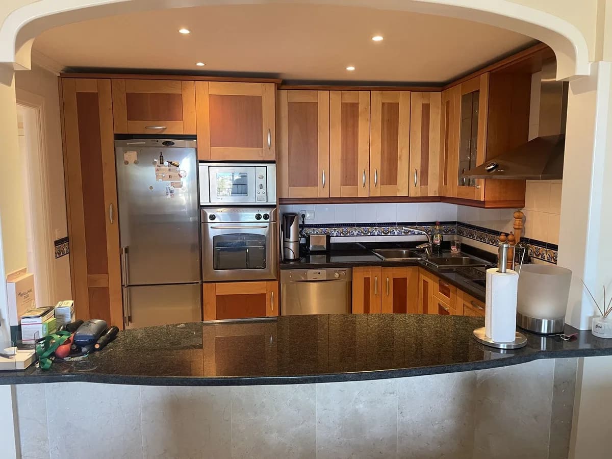2 Bedroom Top Floor Apartment for Sale in Benalmadena, Málaga - Image 6