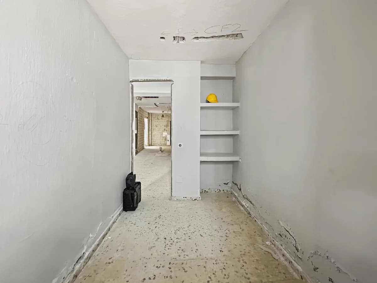 8 Bedroom Semi-Detached House for Sale in Estepona, Málaga - Image 7