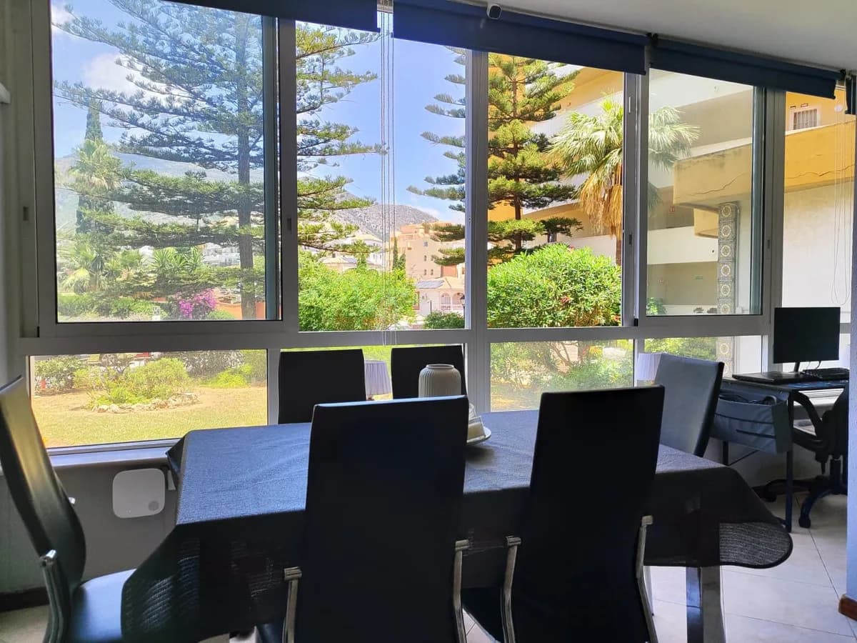 1 Bedroom Middle Floor Apartment for Sale in Fuengirola, Málaga - Image 2