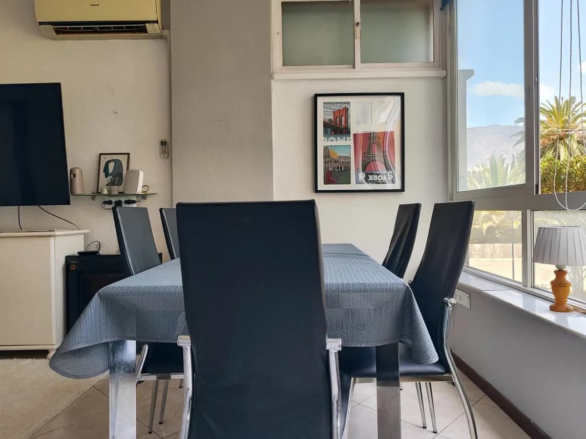 1 Bedroom Middle Floor Apartment for Sale in Fuengirola, Málaga - Image 3
