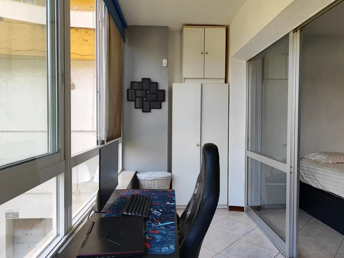 1 Bedroom Middle Floor Apartment for Sale in Fuengirola, Málaga - Image 9