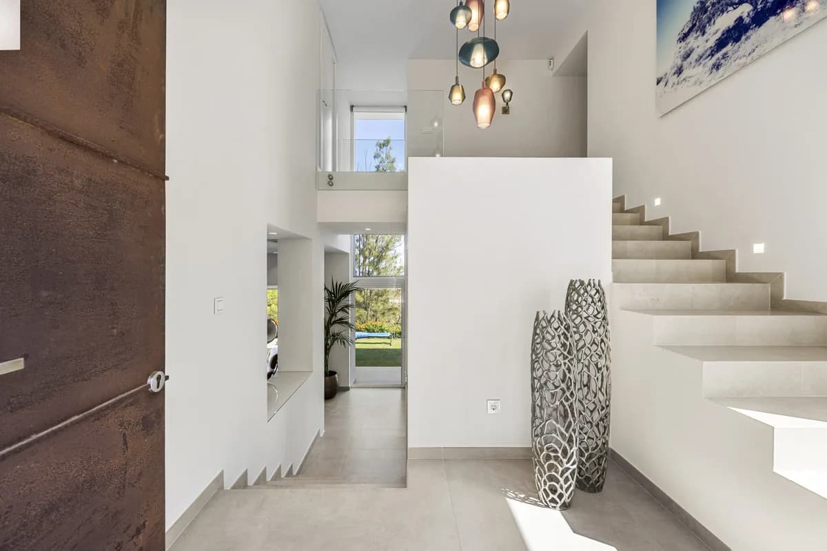 4 Bedroom Detached Villa for Sale in Benahavís, Málaga - Image 9