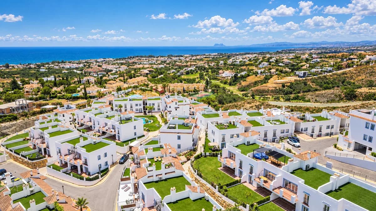 3 Bedroom Penthouse for Sale in Benahavís, Málaga - Image 5