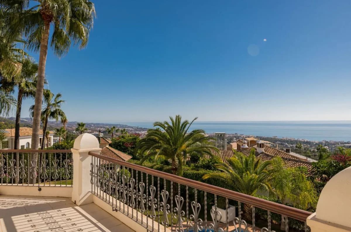 6 Bedroom Detached Villa for Sale in Sierra Blanca, Málaga - Image 5