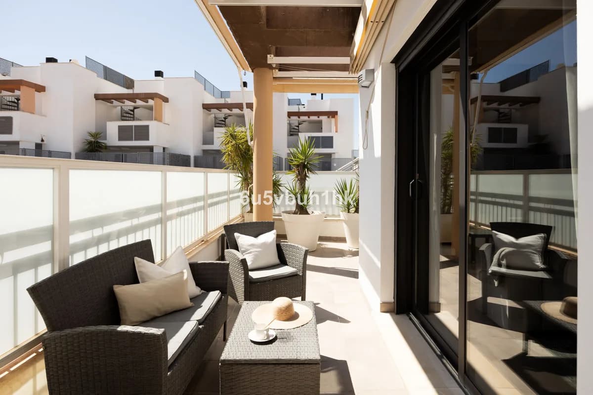 3 Bedroom Townhouse for Sale in Torreblanca, Málaga - Image 8