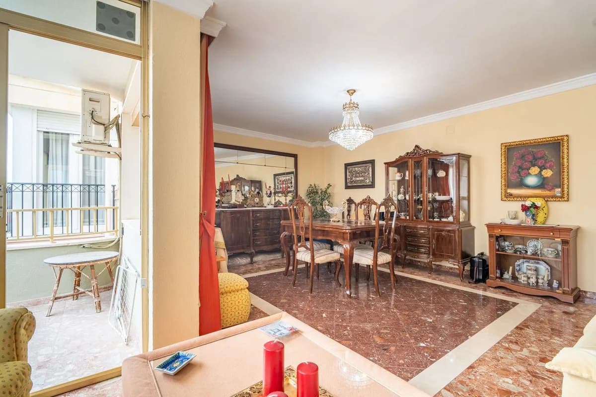 4 Bedroom Middle Floor Apartment for Sale in La Victoria, Málaga - Image 5