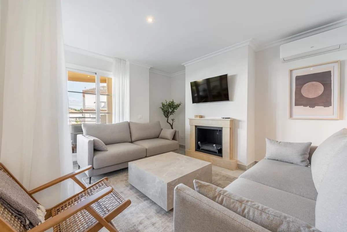3 Bedroom Duplex for Sale in Nueva Andalucía, Málaga