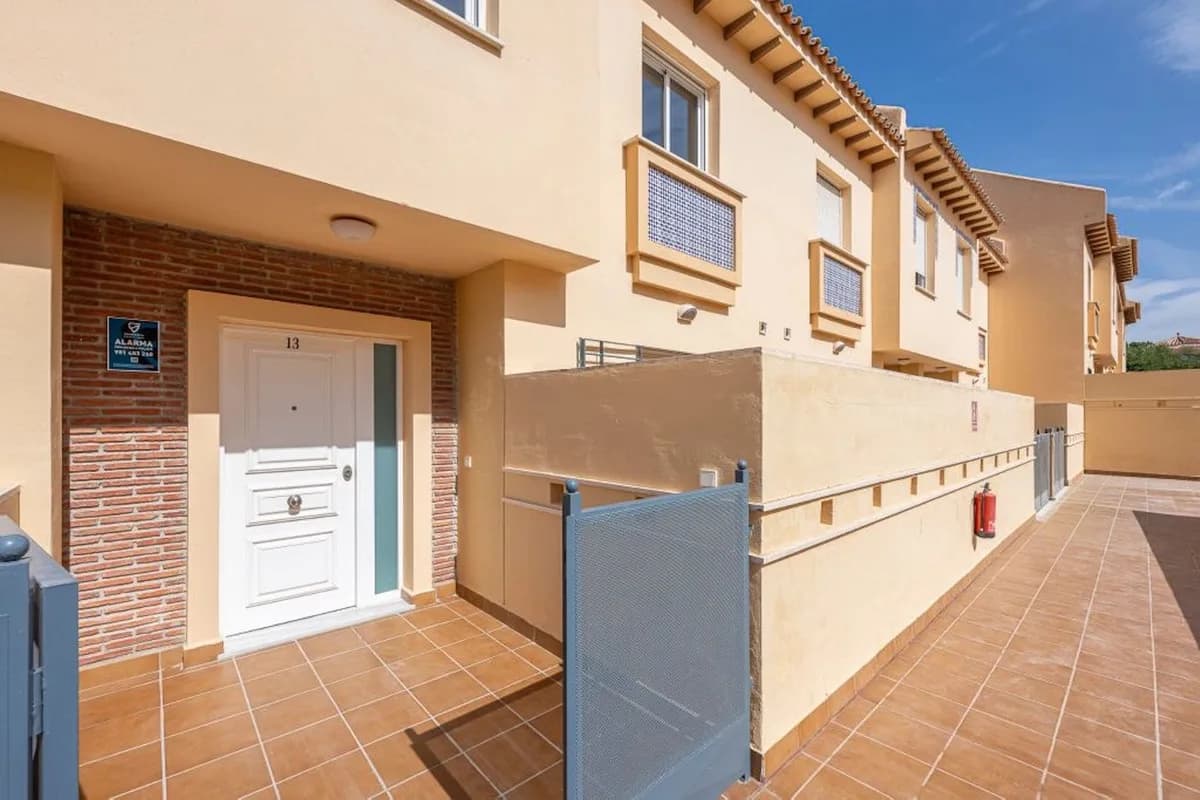 5 Bedroom Semi-Detached House for Sale in Calahonda, Málaga