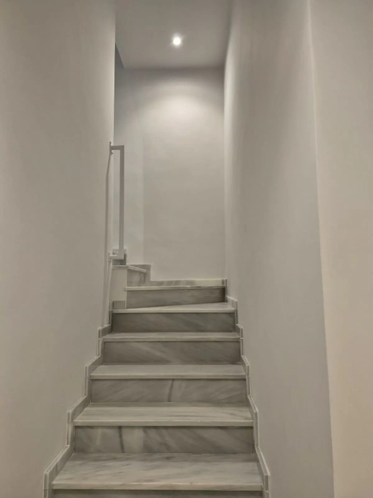 5 Bedroom Semi-Detached House for Sale in Calahonda, Málaga - Image 5