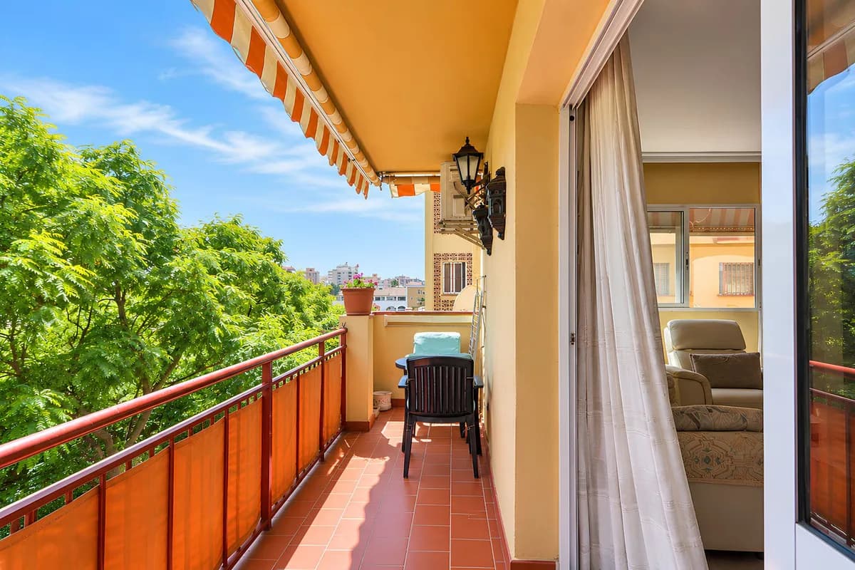 3 Bedroom Middle Floor Apartment for Sale in Fuengirola, Málaga