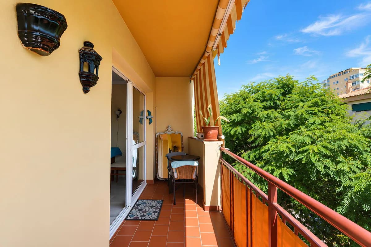 3 Bedroom Middle Floor Apartment for Sale in Fuengirola, Málaga - Image 6