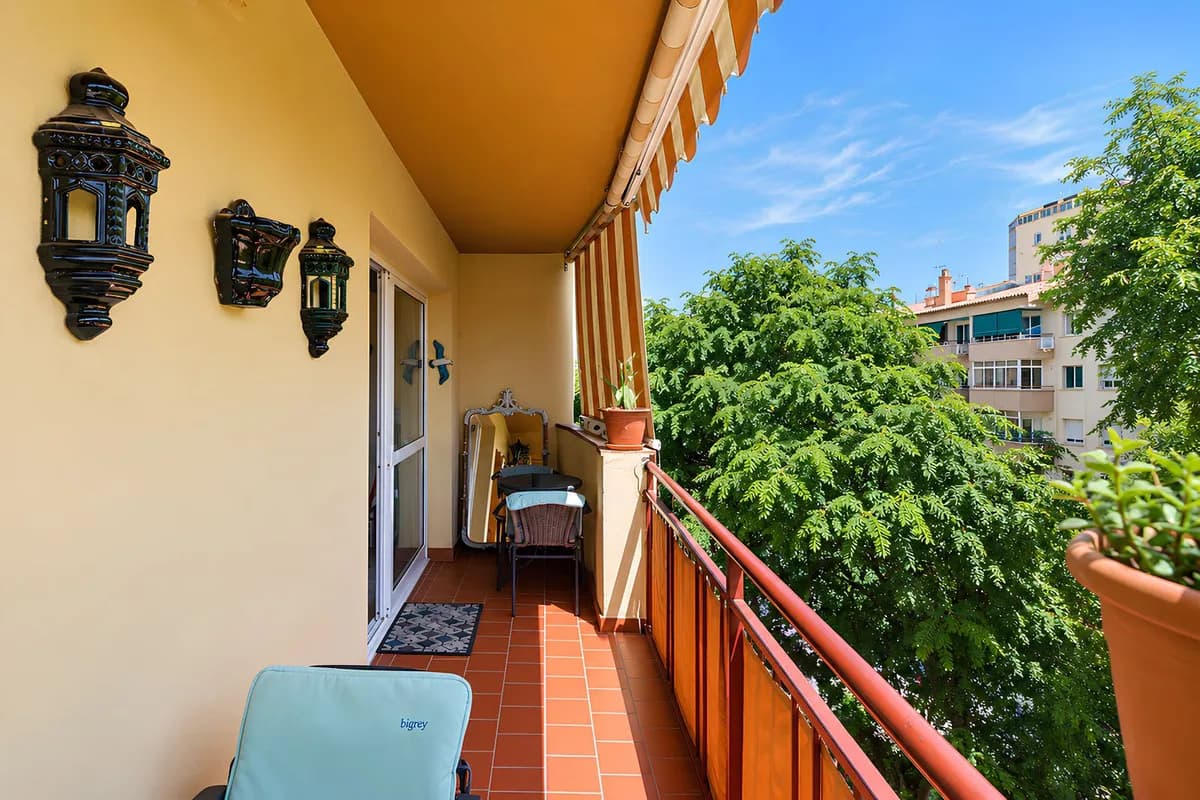 3 Bedroom Middle Floor Apartment for Sale in Fuengirola, Málaga - Image 7