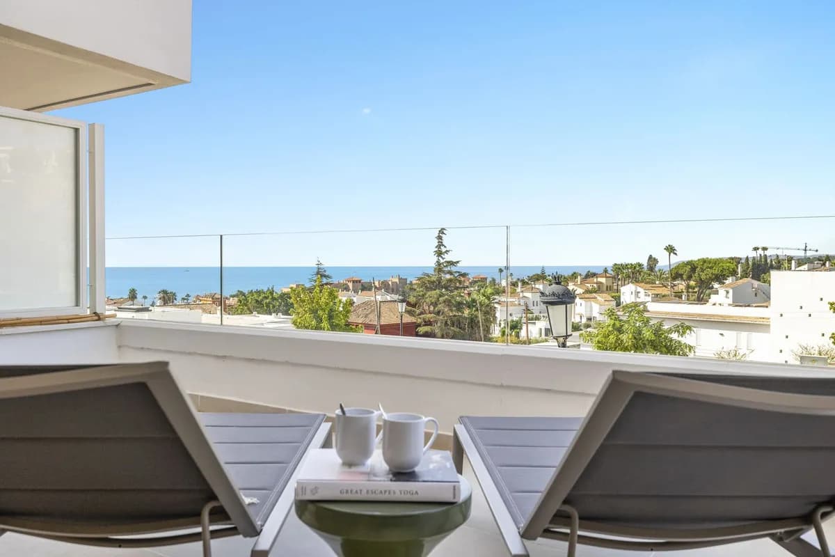 2 Bedroom Ground Floor Apartment for Sale in Estepona, Málaga - Image 2