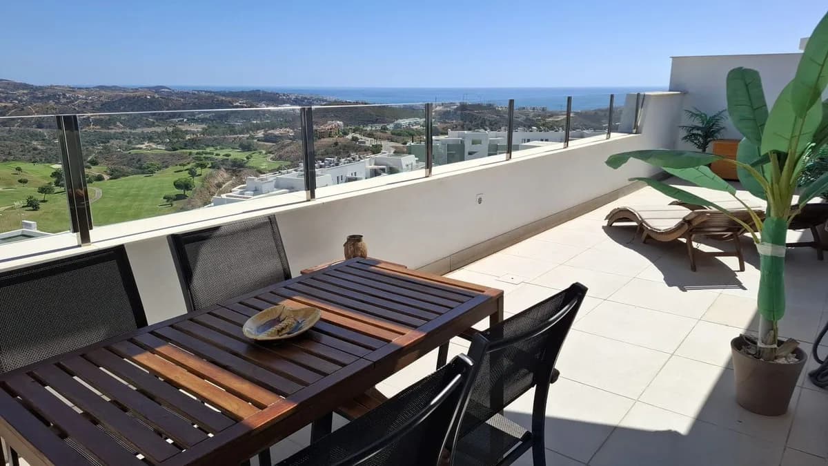 2 Bedroom Penthouse for Sale in La Cala de Mijas, Málaga - Image 5