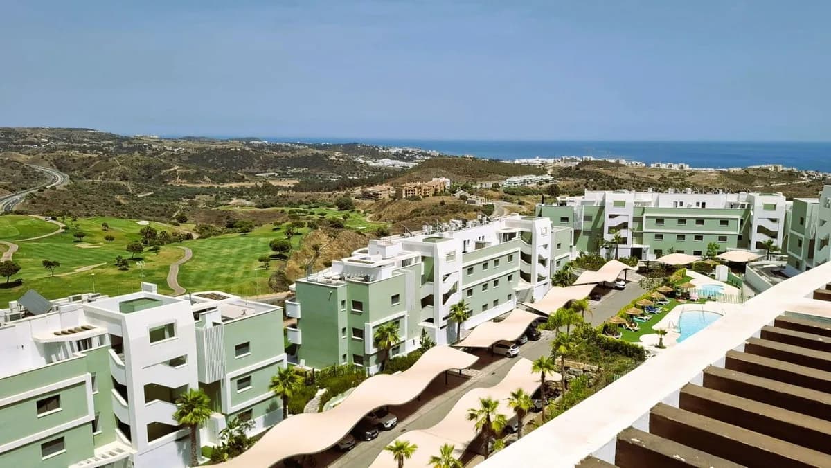 2 Bedroom Penthouse for Sale in La Cala de Mijas, Málaga - Image 8