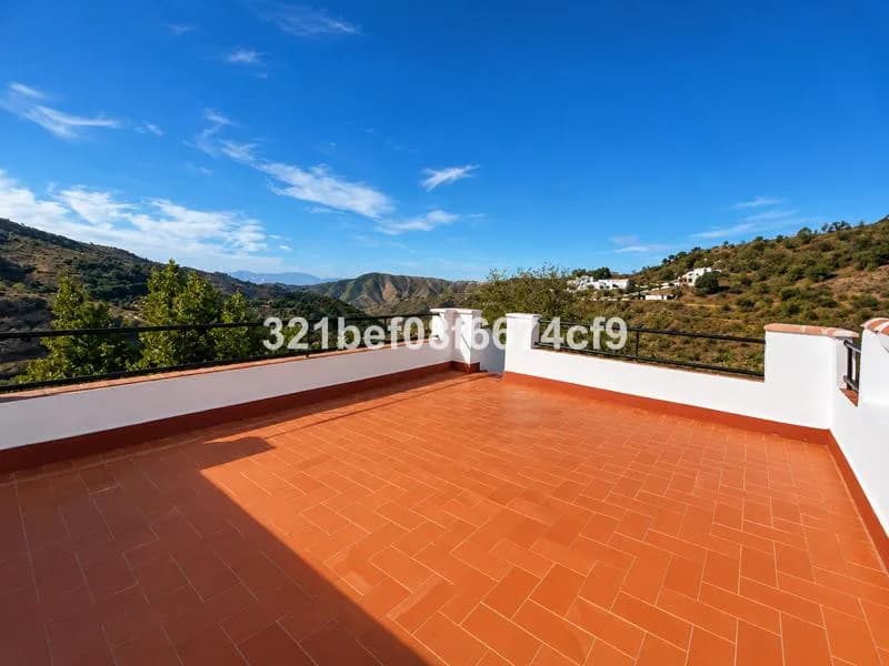 3 Bedroom Detached Villa for Sale in Montes de Málaga, Málaga - Image 4