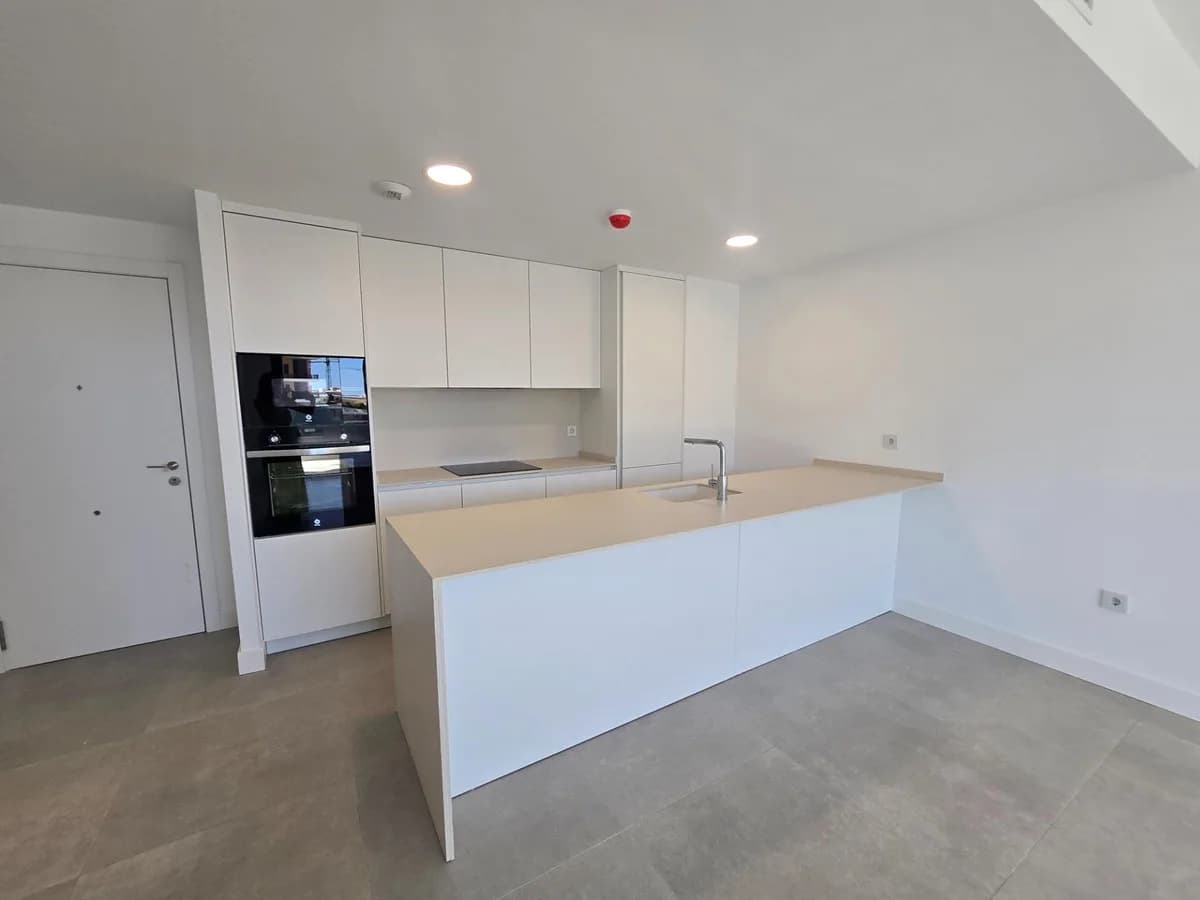 2 Bedroom Middle Floor Apartment for Sale in Fuengirola, Málaga - Image 9