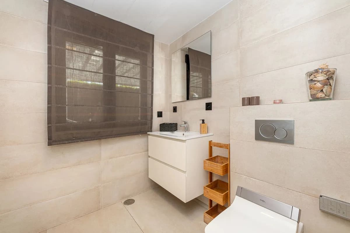 4 Bedroom Detached Villa for Sale in Calahonda, Málaga - Image 9
