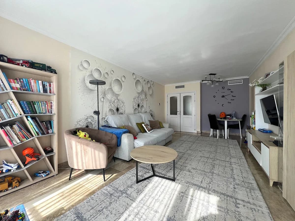 3 Bedroom Middle Floor Apartment for Sale in San Pedro de Alcántara, Málaga - Image 7