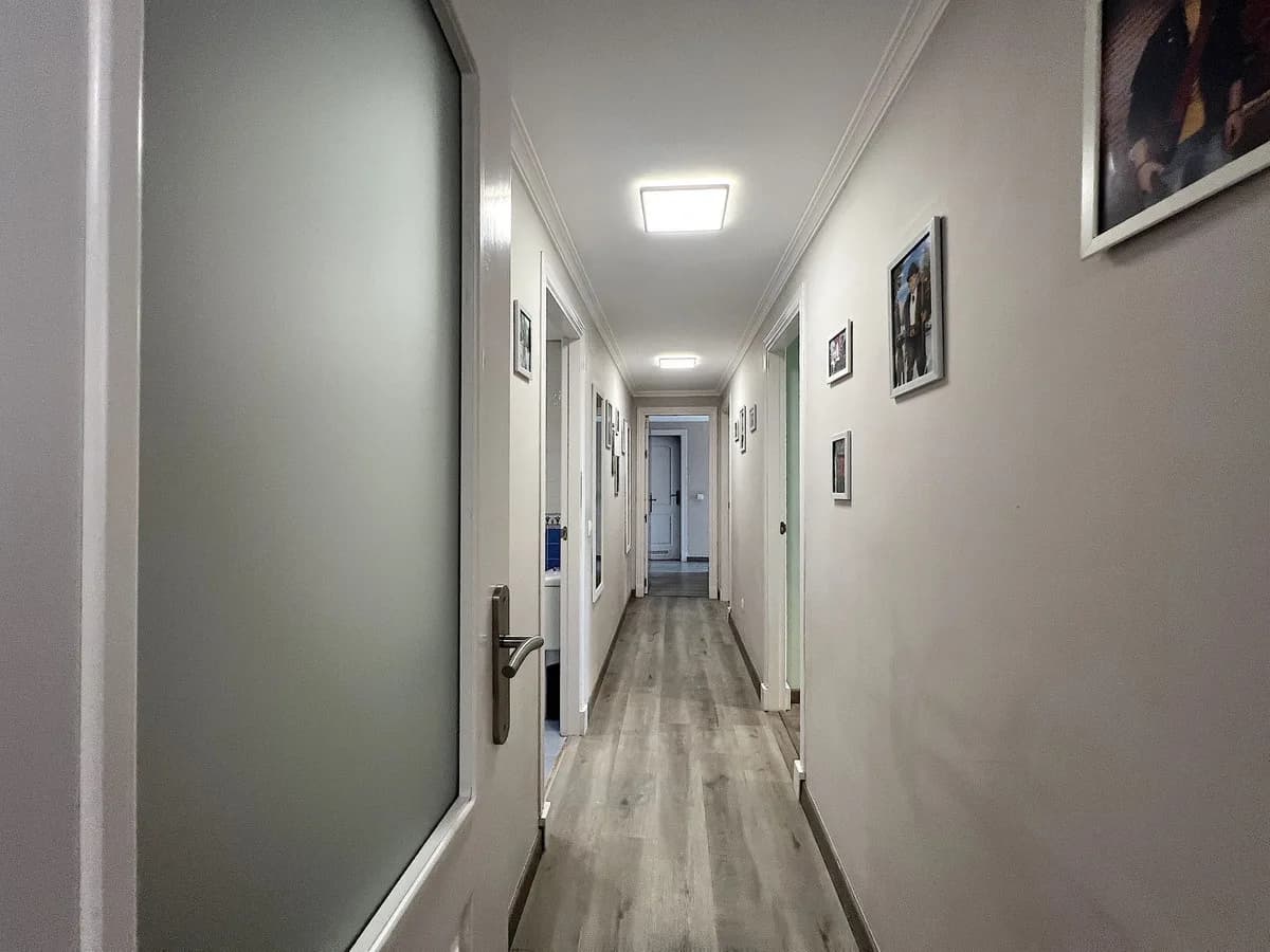 3 Bedroom Middle Floor Apartment for Sale in San Pedro de Alcántara, Málaga - Image 8
