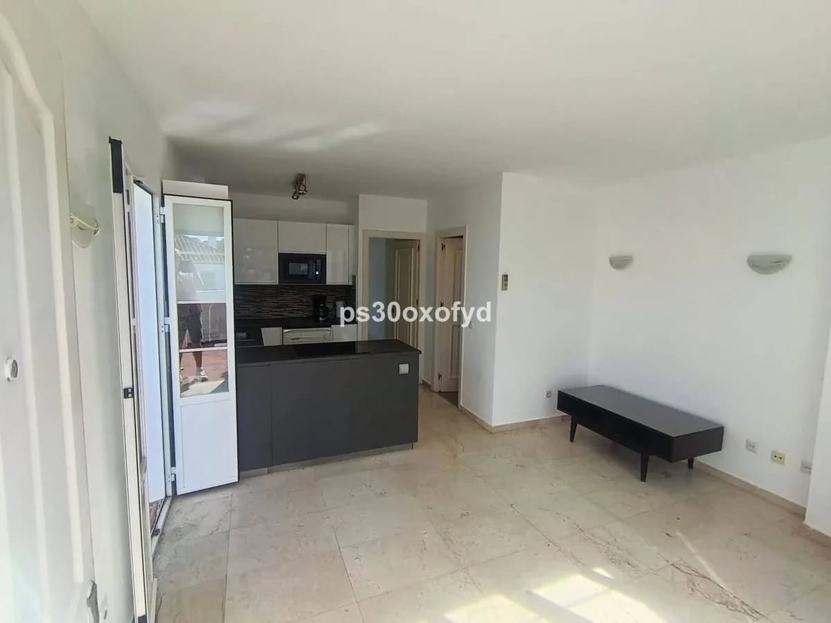 1 Bedroom Top Floor Apartment for Sale in Dos Hermanas, Málaga - Image 3