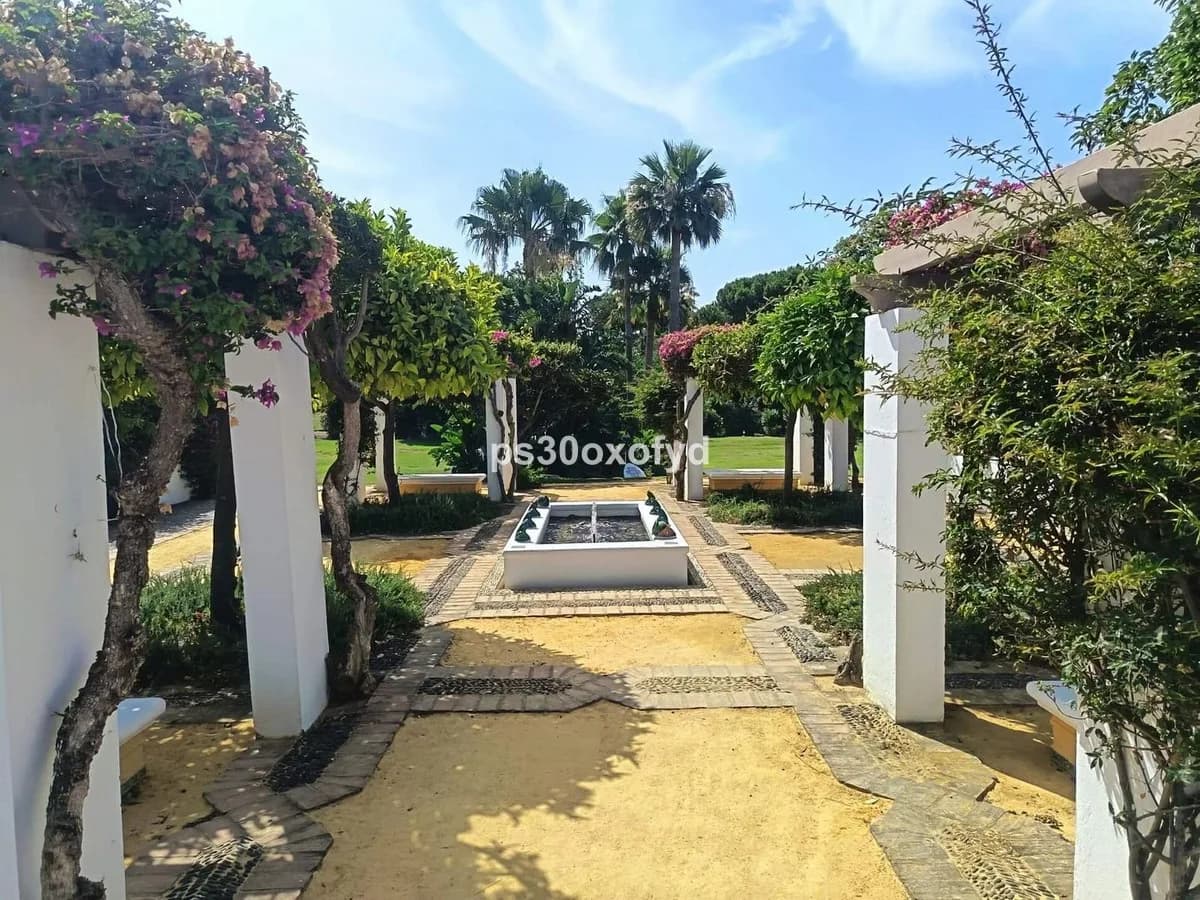 1 Bedroom Top Floor Apartment for Sale in Dos Hermanas, Málaga - Image 7