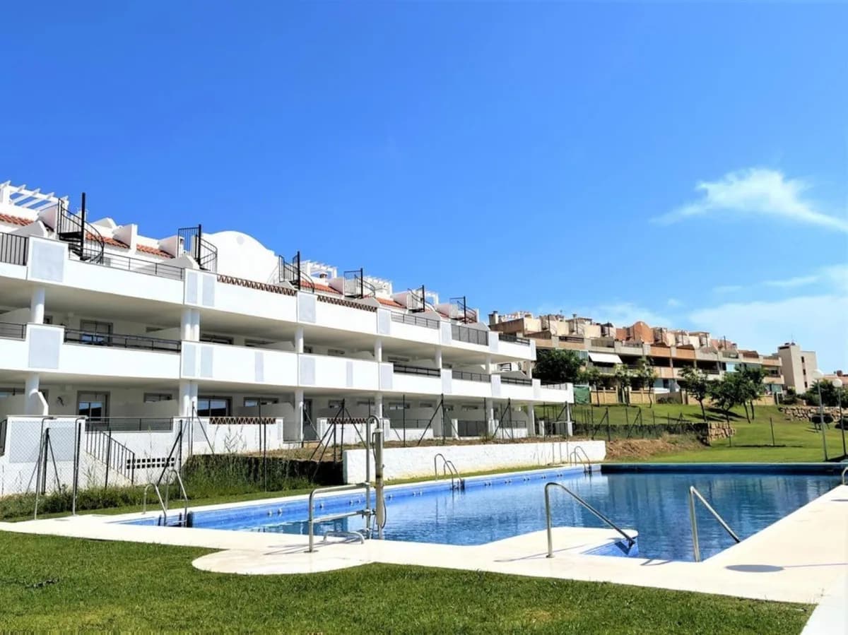 2 Bedroom Ground Floor Apartment for Sale in Casares Playa, Málaga - Image 6
