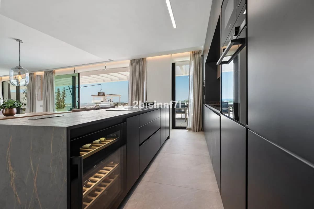 4 Bedroom Penthouse for Sale in Santa Clara, Málaga - Image 9