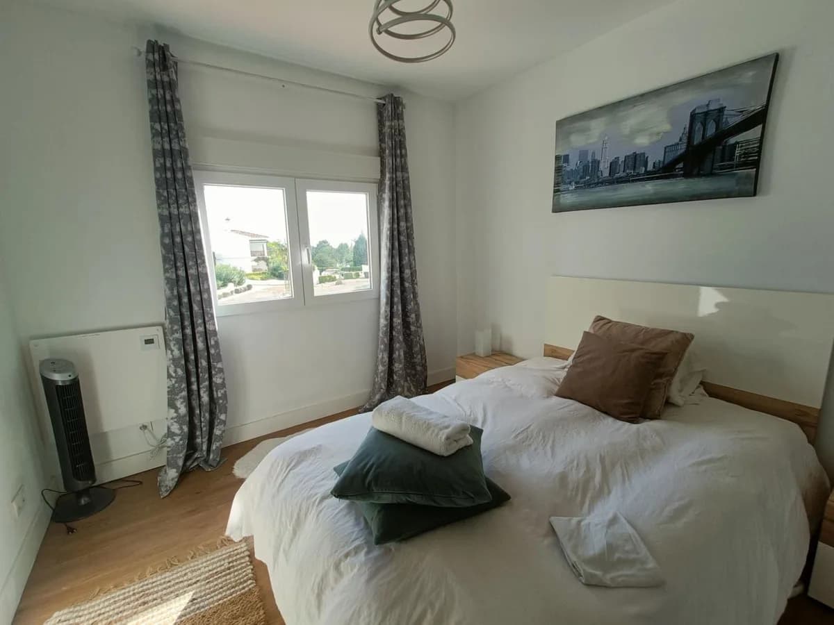 2 Bedroom Top Floor Apartment for Sale in Estepona, Málaga - Image 9