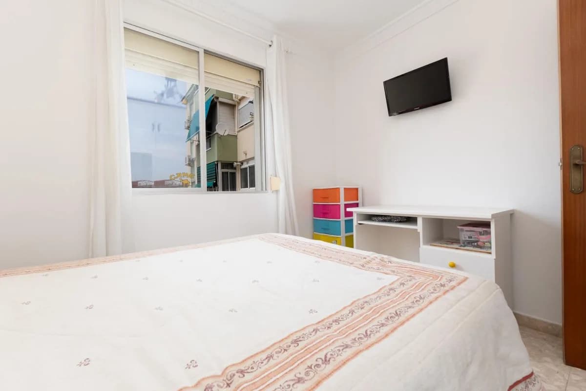 3 Bedroom Middle Floor Apartment for Sale in La Luz, Málaga - Image 9