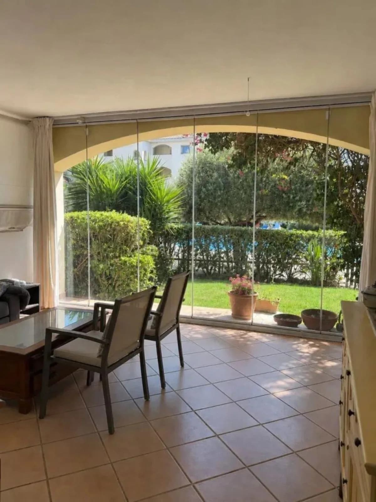 2 Bedroom Ground Floor Apartment for Sale in Marbella, Málaga - Image 2