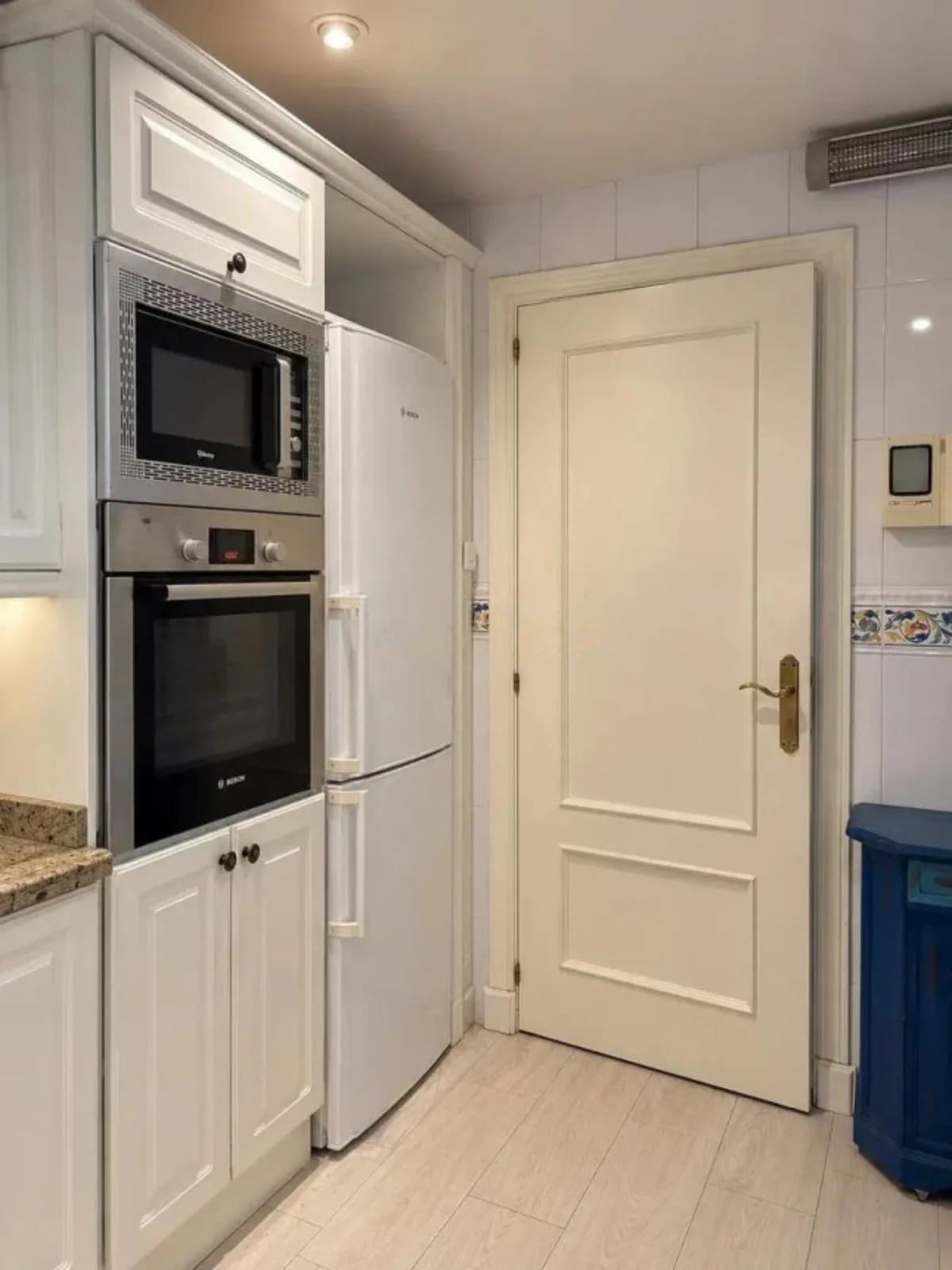 2 Bedroom Ground Floor Apartment for Sale in Marbella, Málaga - Image 6