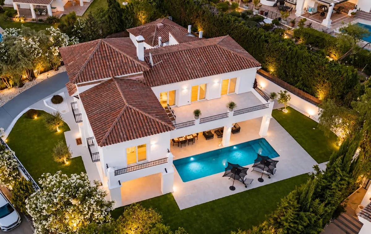 5 Bedroom Detached Villa for Sale in Benahavís, Málaga - Image 2