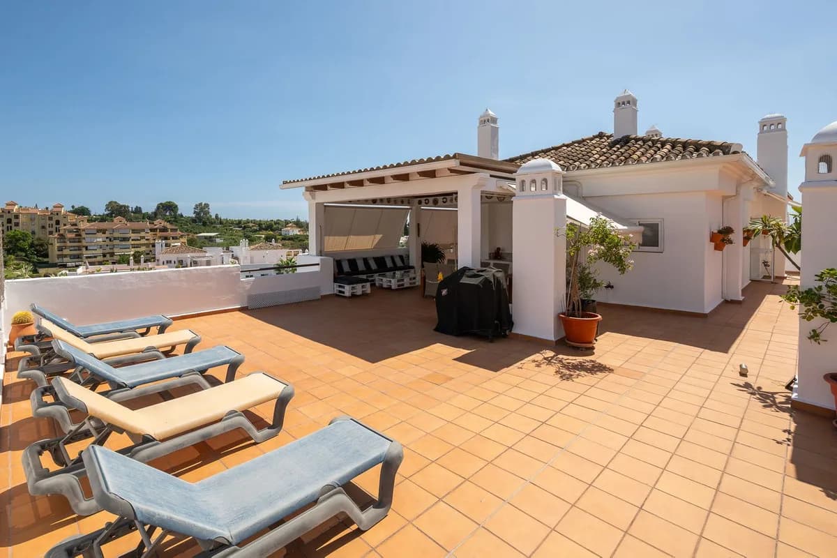3 Bedroom Penthouse Duplex for Sale in Selwo, Málaga