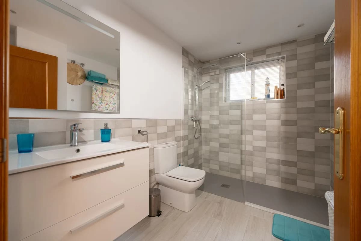 3 Bedroom Penthouse Duplex for Sale in Selwo, Málaga - Image 5