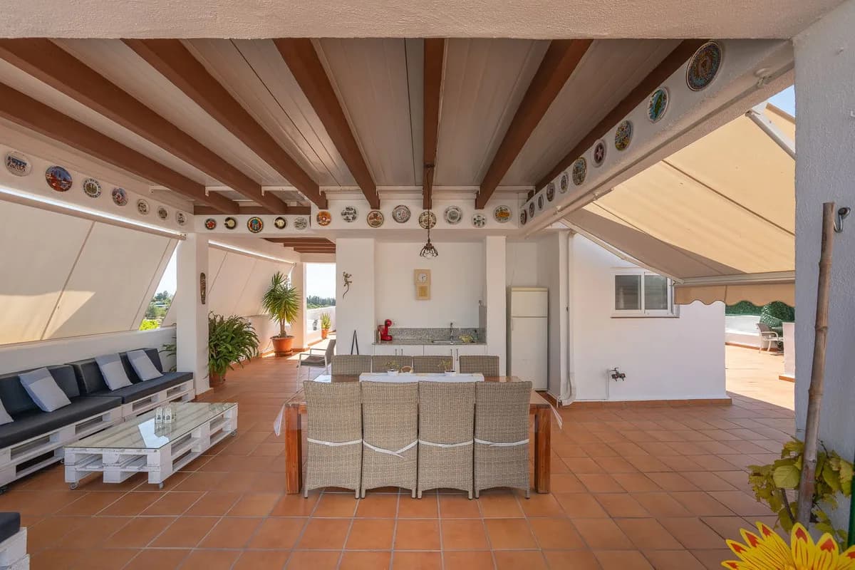 3 Bedroom Penthouse Duplex for Sale in Selwo, Málaga - Image 8