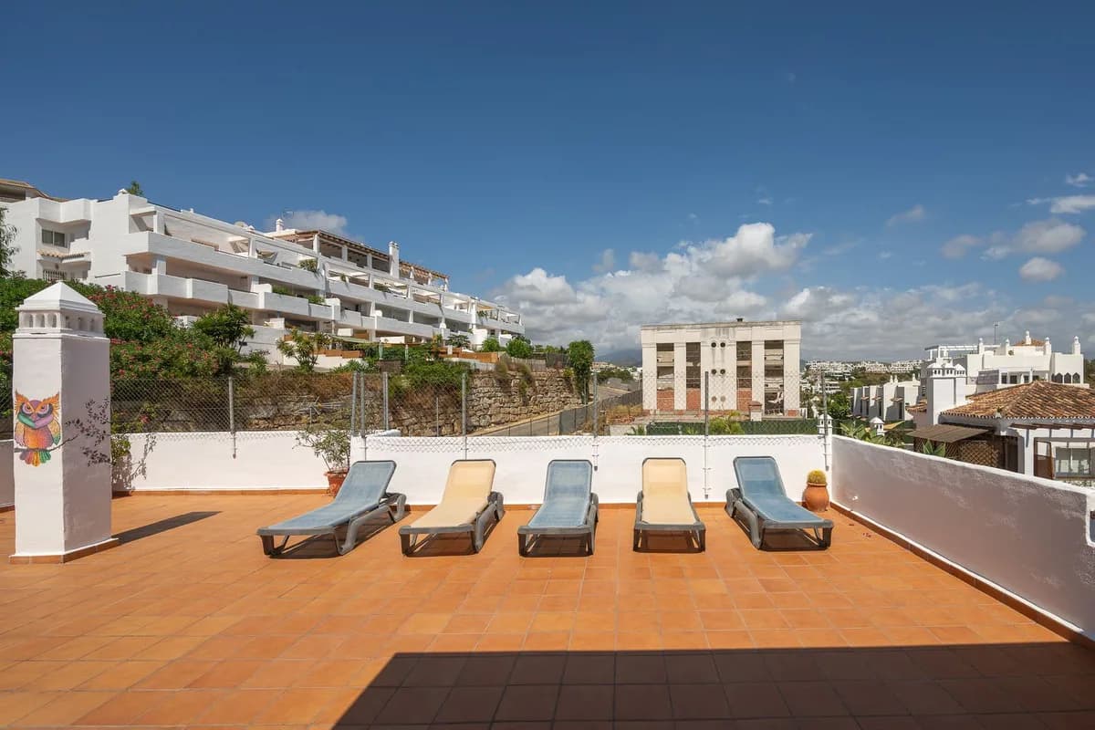 3 Bedroom Penthouse Duplex for Sale in Selwo, Málaga - Image 9
