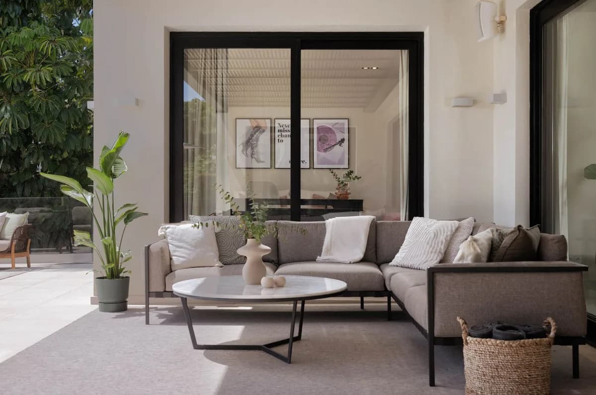 5 Bedroom Detached Villa for Sale in Nueva Andalucía, Málaga - Image 8
