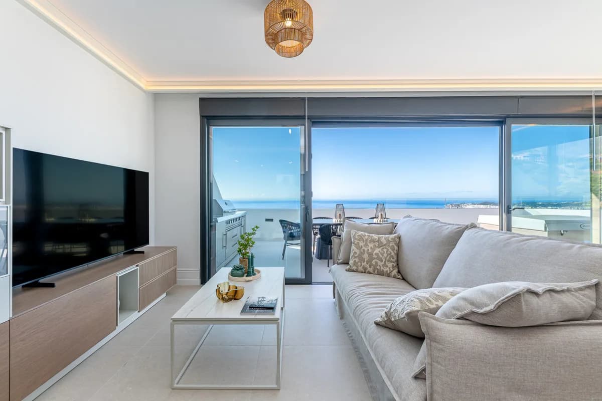 2 Bedroom Penthouse for Sale in Fuengirola, Málaga - Image 3