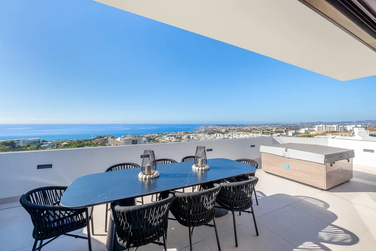 2 Bedroom Penthouse for Sale in Fuengirola, Málaga - Image 5