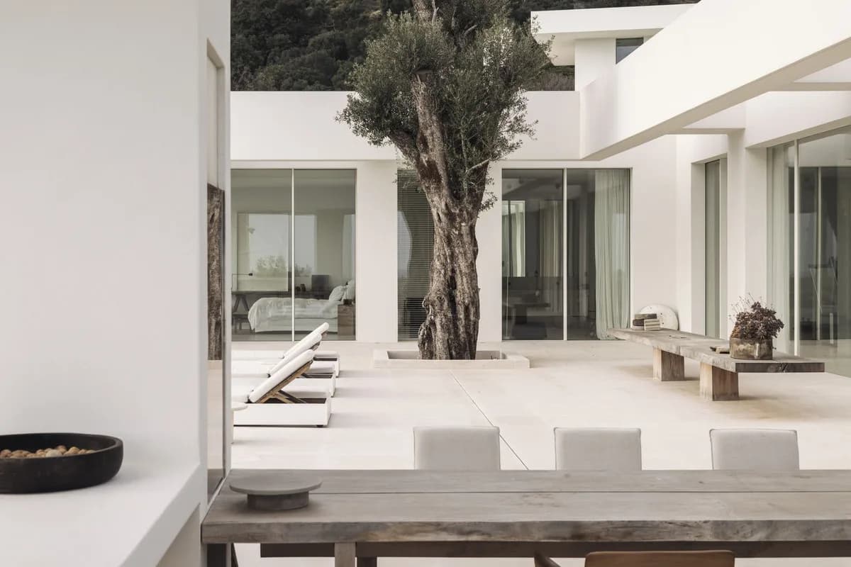 6 Bedroom Detached Villa for Sale in Altos de los Monteros, Málaga - Image 9