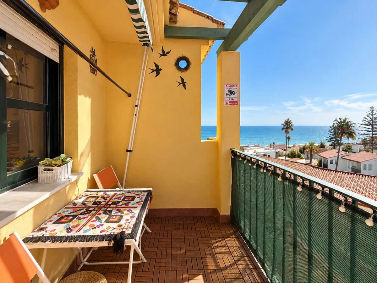 2 Bedroom Middle Floor Apartment for Sale in Manilva, Málaga