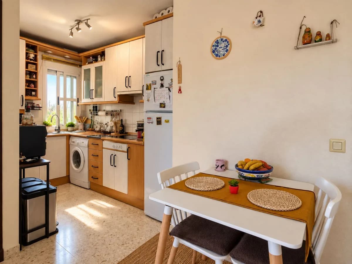 2 Bedroom Middle Floor Apartment for Sale in Manilva, Málaga - Image 8