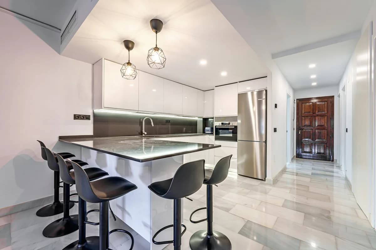 3 Bedroom Ground Floor Apartment for Sale in Sierra Blanca, Málaga - Image 7