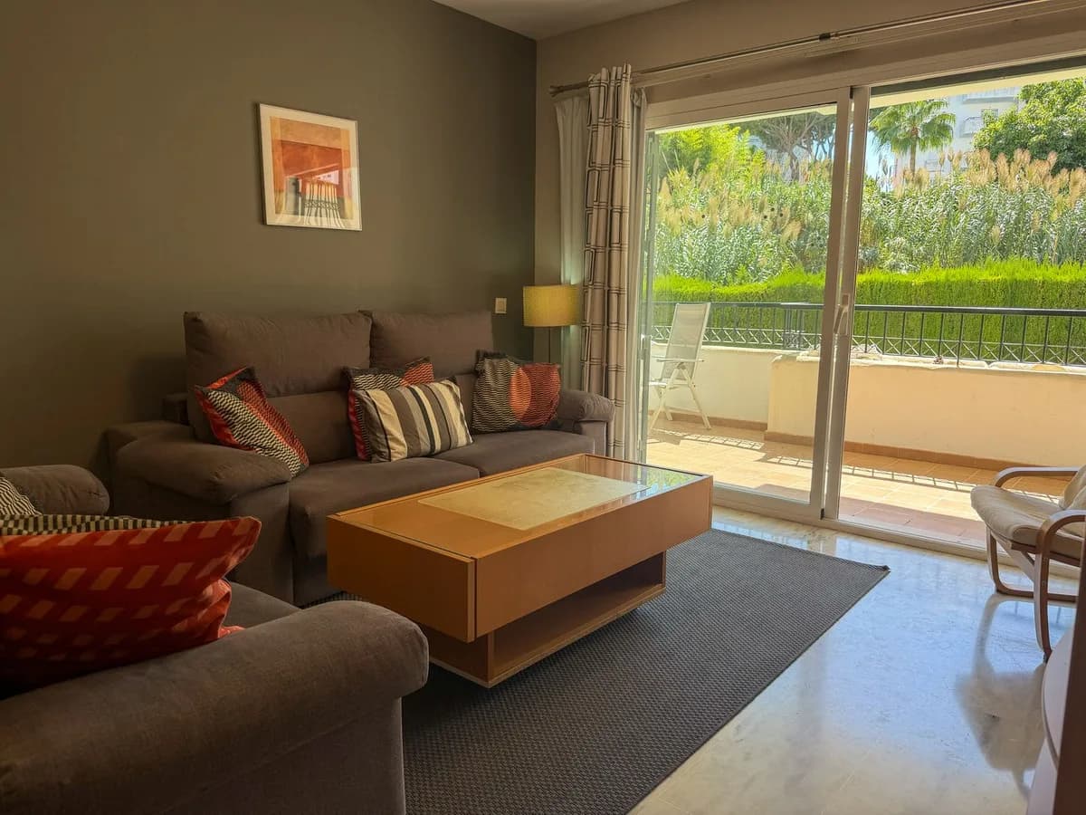2 Bedroom Ground Floor Apartment for Sale in Calahonda, Málaga - Image 4