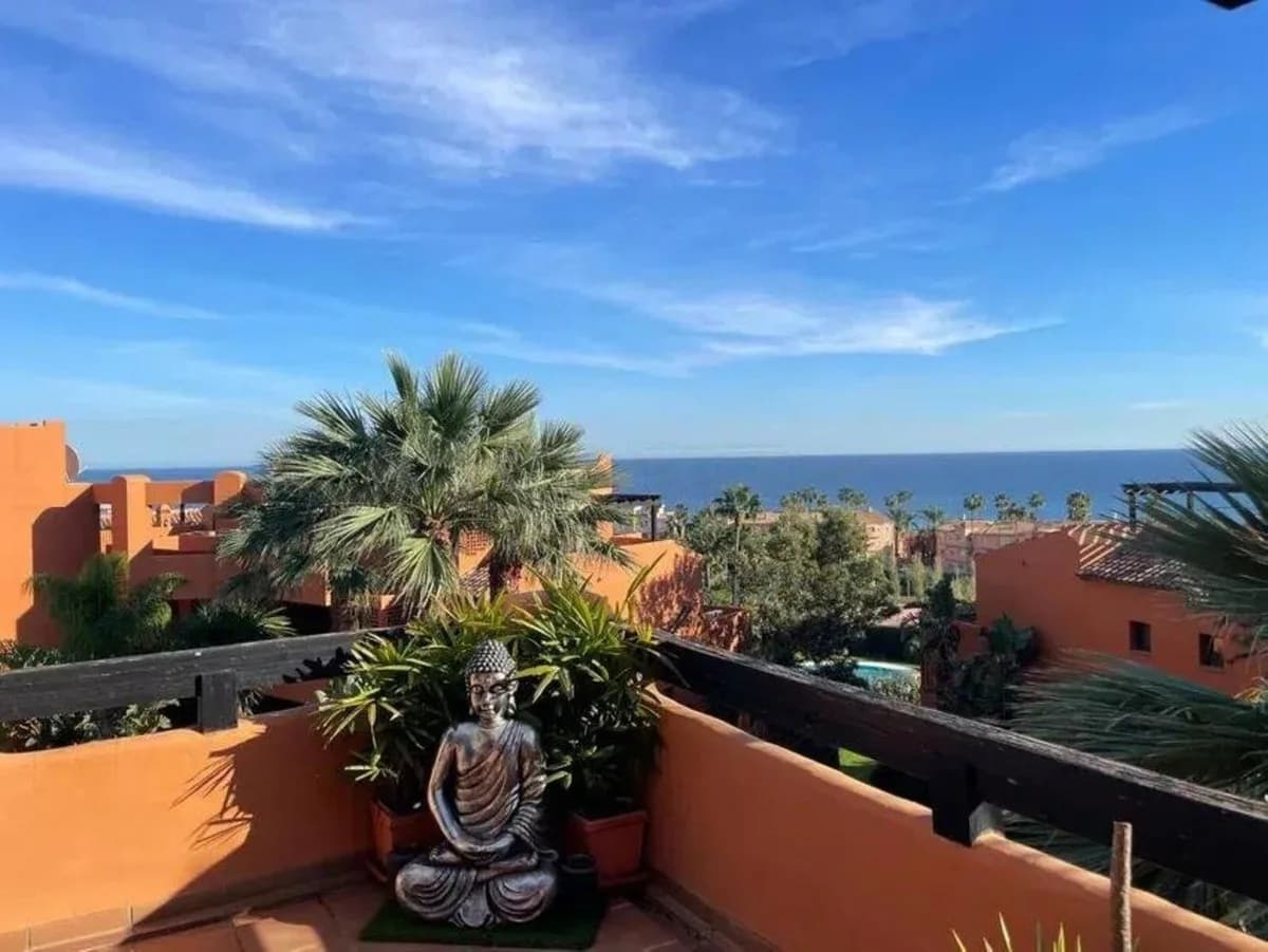 3 Bedroom Penthouse for Sale in Estepona, Málaga - Image 4