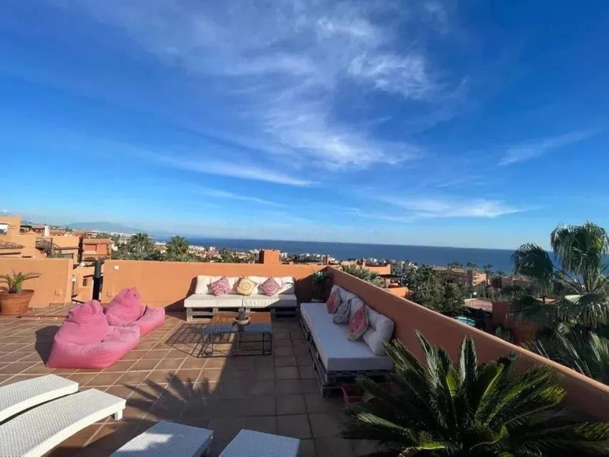 3 Bedroom Penthouse for Sale in Estepona, Málaga - Image 7