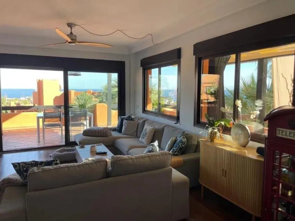 3 Bedroom Penthouse for Sale in Estepona, Málaga - Image 9